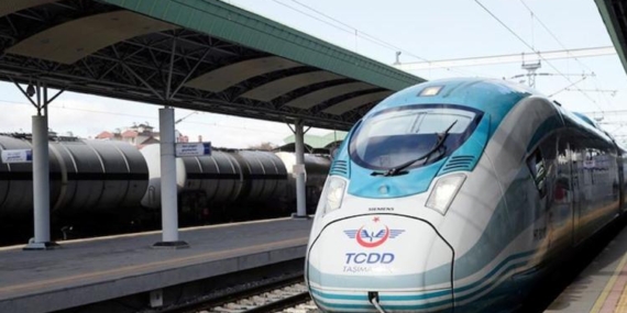 Bakan Uraloğlu’ndan Öğretmenlere Tren Biletinde Yüzde 50 İndirim Duyurusu