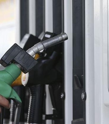 benzin-ve-motorine-cifte-indirim-geliyor-Pb7pHN5q.jpg