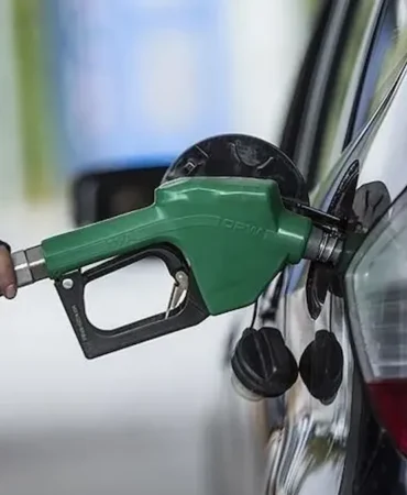 Akaryakıtta Eşel Mobil Sisteminin Bitişiyle Benzine 12,48 Liralık Zam Riski Belirdi