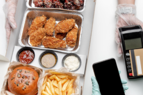 Uber kurumsal yemek platformu ezCater'ı 2,3 milyar dolara tamamen nakit satın alıyor