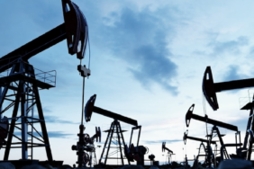 Brent petrol jeopolitik riskler ve azalan ABD stoklarıyla 115 dolar eşiğini aştı